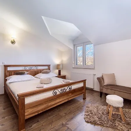 Feriehus Vip Luxury With A Heated Pool And Jacuzzi-granny's Gold